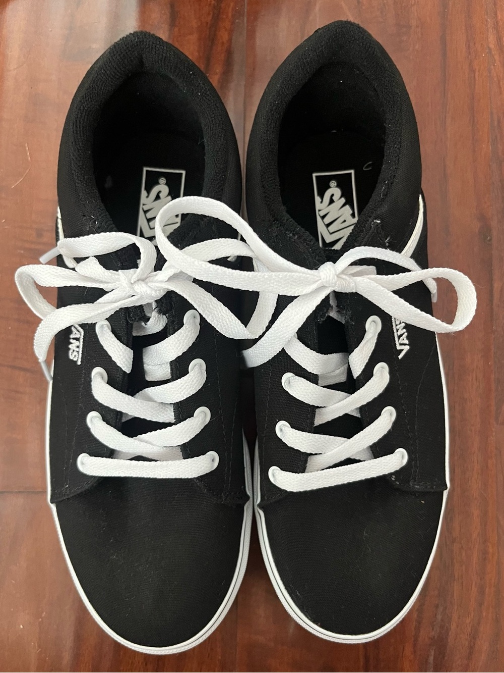 VANS NWOT Black and White Low-Top Canvas Sneakers - Picture 2 of 7